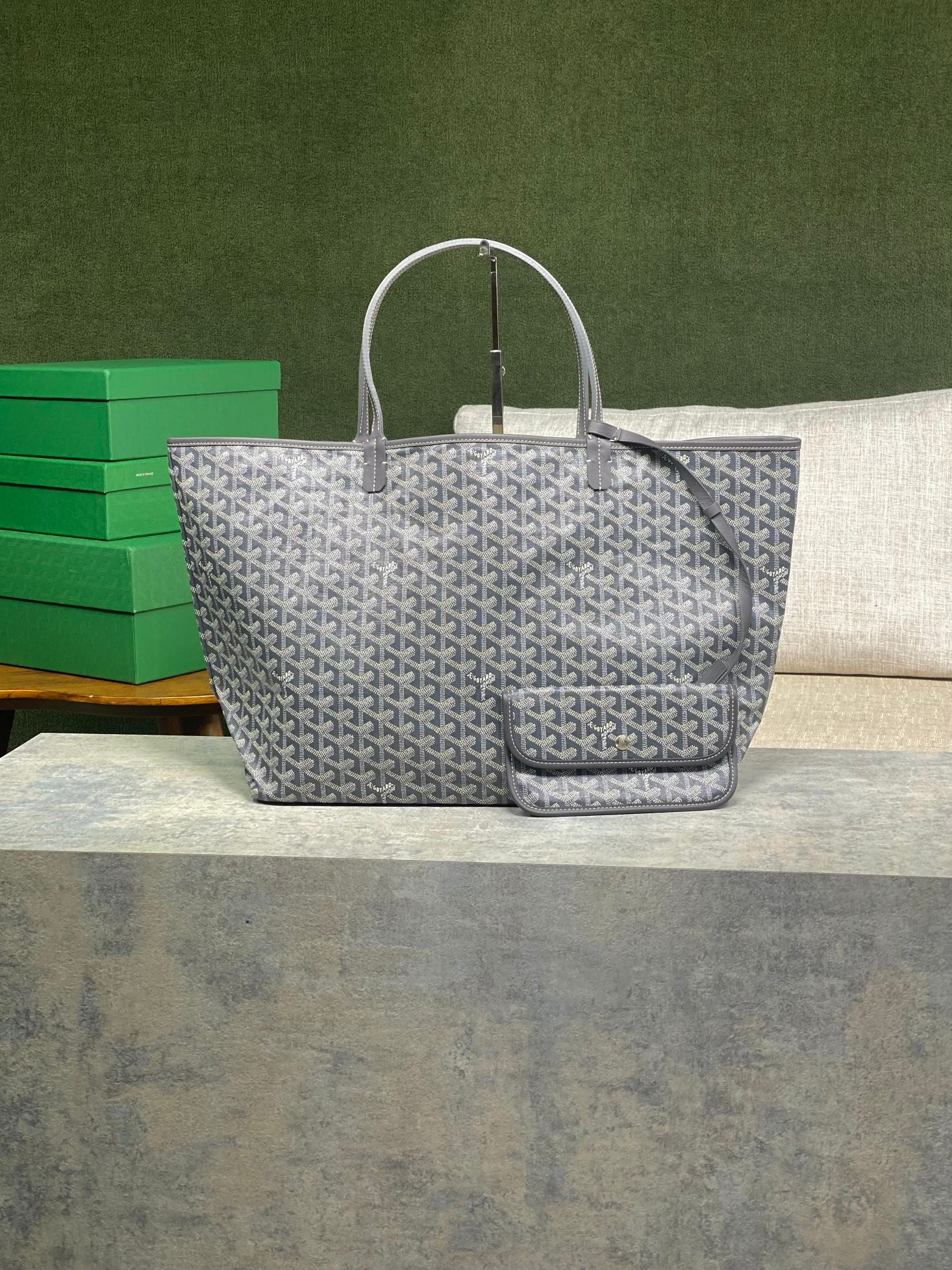 Go*ard saint l0*is gm bag 34 cm x 20 cm x 40 cm